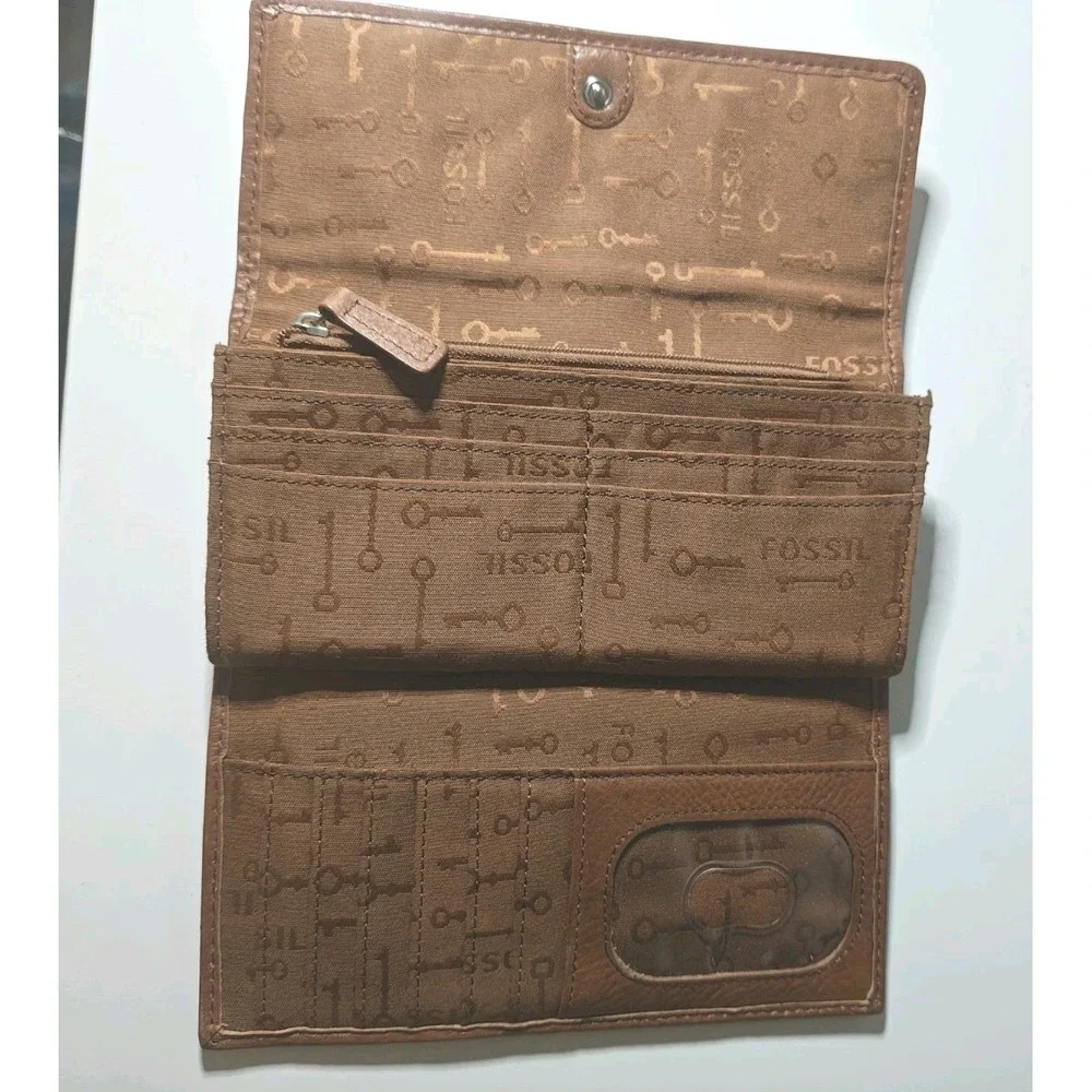 Vintage Fossil Leather Wallet Brown Embossed Keyhole Snap Zip Y2K Boho